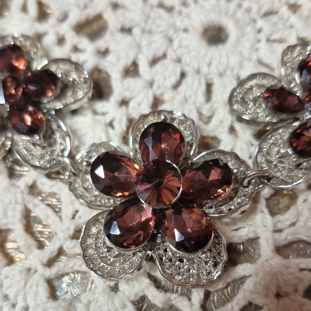 C1946 Brown Crystal Floral Statement Necklace - W… - image 5